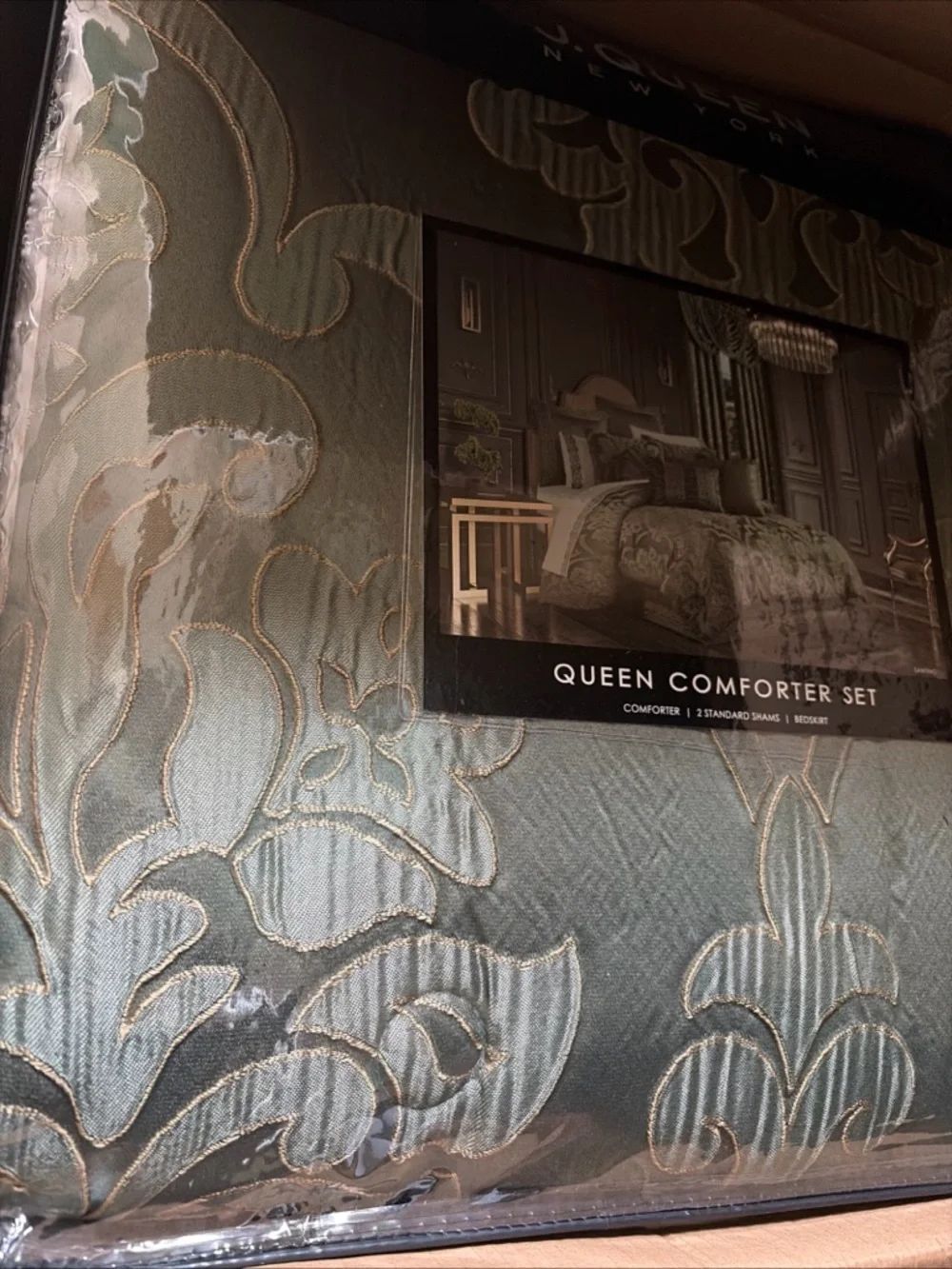 Queen New York Santino 4-Pc. Comforter Set, Queen - Jade NEW